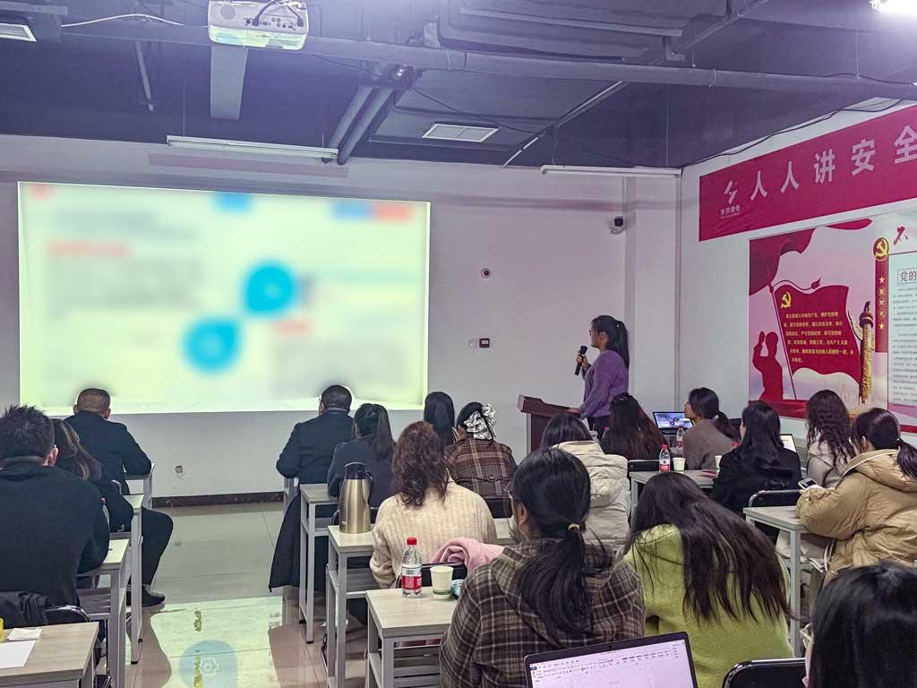 The OEM Sales Operations Department held the 2025 Year-End Internal Duty Report Meeting